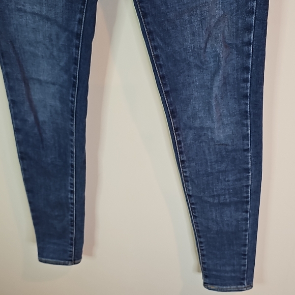 Levi's 720 Women's 28x30 High Rise Dark Blue Skinny Jeans - Picture 3 of 10